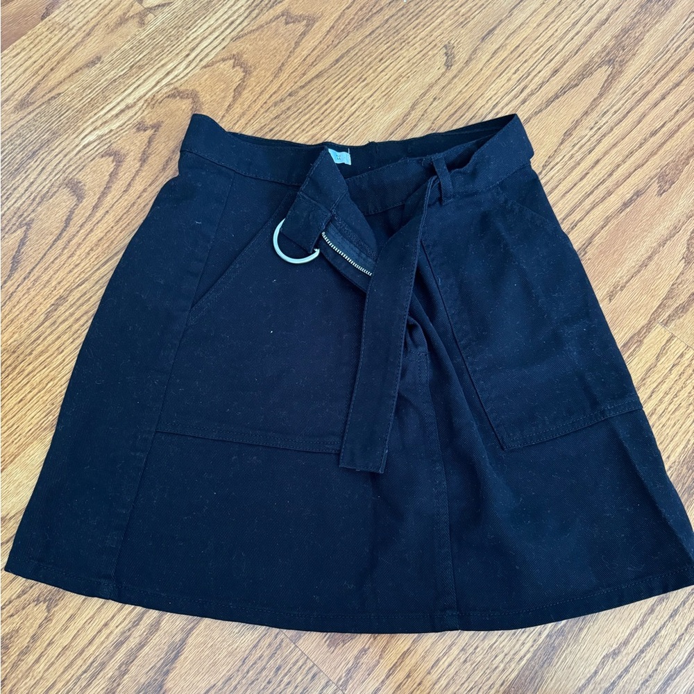 Forever 21 black mini skirt